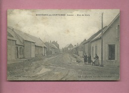 CPA Tachée   -   Rosières En Santerre   -(Somme) - Rue De Caix - Rosieres En Santerre