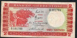SIERRA LEONE P2b 2 LEONES  1967 Signature 2     # B/26  VF NO P.h. ! - Sierra Leone