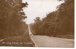 REAL PHOTO POSTCARD - COVENTRY  -  THE LONG AVENUE - (ANIMATED) - B189 - Coventry