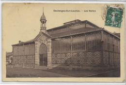 79 COULONGES-SUR-LAUTIZE . Les Halles , , édit : Sarrazin Tabac  ,écrite En 1910 ,état Extra - Coulonges-sur-l'Autize