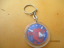 Porte-clé Publicitaire/Alimentation / Fromage/La Vache Qui Rit /Plastique /Vers 1960-1970  POC406 - Key-rings