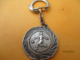 Porte-clé Commémoratif/Sport/ Foot/Entente Sportive USSEL/ Corréze/Promotion De Ligue//Saison 66-67    POC410 - Key-rings