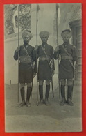 PHOTOGRAPHIE ARMEE INDIENNE UNIFORMES  MILITAIRES SIKHS INDE - War, Military
