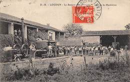 Loudun    86     Le Battage Des Graines Au Moulin De La Madeleine       (voir Scan) - Loudun