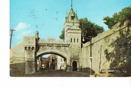 CANADA 1969   -POSTCARD- QUEBEC - MONTREAL - OLD WALL WITH TOWERS HALF SHINING MAILED 2 JUL 1969 POST 7287 - Québec – Les Portes