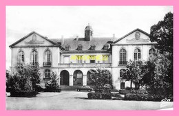 CPSM   ARS SUR MOSELLE  L Hotel De Ville Et Le Tribunal - Ars Sur Moselle
