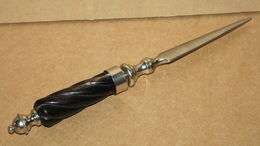 Coupe Papier En Métal Et En Corne De Vache - Letter-opener