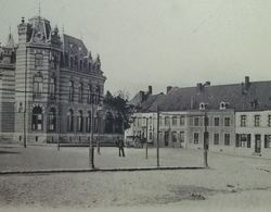 Solre-le-château Grande Place Avec Attelage - Solre Le Chateau