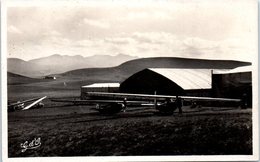 AVION - Au 1er Plan AVIA 32 E. Puis AVIA 40 P.- Centre National Du Vol Sans Moteur De La Banne D'Ordanche - B.BURET Col - 1939-1945: 2nd War