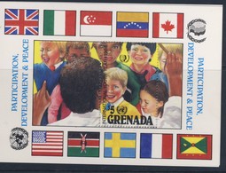 GRENADA  1985 ANNEE DE LA JEUNESSE  YVERT N°B135 NEUF MNH** - Francobolli