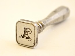 'A' Monogramos Acél Levélzáró Pecsétnyomó, 1,5×1,5 Cm, H: 6,5 Cm - Autres & Non Classés