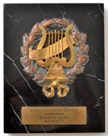 1940 Karnagyi Emlék Réz Plakett (líra), Márvány Talapzaton,  Eredeti Dobozában, 22×17 Cm, Belépési Nyilatkozattal, Díját - Non Classificati
