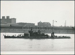 1919 Az Enns Monitor, A Dunai Flottila Hajója Angol Zászló Alatt, Az 1980-as években Eredeti Negatívról Előhívott Fotó,  - Non Classés