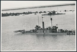 Cca 1916 Aknaszedő Hajó A Háttérben Monitorral A Dunán, Az 1980-as években Eredeti Negatívról Előhívott Fotó, 17×11,5 Cm - Non Classés