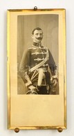 Cca 1910 Katona Portréja, Fotó C. Pietzner Műterméből, üvegezett, Réz Tartóval, 10,5×21 Cm - Non Classés