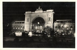 * T2 Budapest VII. Keleti Pályaudvar Este Kivilágítva, Vasútállomás - Non Classés