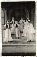 ** Kolozsvár, Cluj - 2 Db Régi Fotó Hölgyekről Népviseletben, Folklór / 2 Pre-1945 Photos Of Ladies In Traditional Costu - Unclassified