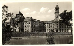 T2 Nagyvárad, Oradea; Városháza, Kiadja Márton Jenő / Town Hall - Non Classés