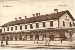 ** T2 Mezőlaborc, Medzilaborce; Vasútállomás, Vasutasok. Kiadja Danielisz Lajos Vasúti Vendéglős / Bahnhof / Railway Sta - Non Classés