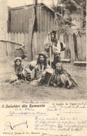 T2/T3 1903 Salutari Din Romania, O Familié De Tigani / Román Folklór, Cigány Család. J. Saraga & Co. / Gypsy Folklore Fr - Ohne Zuordnung