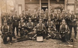 T2/T3 1914 2. Comp. 19. Rgt. 4. Reserve.  / WWI German Soldiers In Front Of Cacilie Sader's Shop. Group Photo - Non Classés