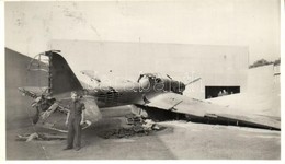 T3 1941 Budapest, Őszi Lakberendezési Vásár; Lelőtt Szovjet Bombavető / Damaged Soviet Bomber Plane At Display, So. Stpl - Sin Clasificación