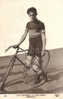 ** T2 Robert Grassin, French Cyclist Who Specialized In Motor-paced Racing. DIX Paris 36. - Non Classificati