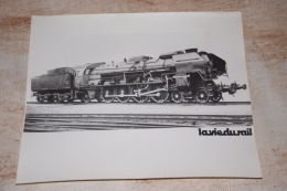 Photo La Vie Du Rail, Loco à Vapeur Type241 P .Format 24/30 - Eisenbahnen