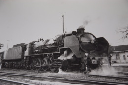 Photo La Vie Du Rail, Loco à Vapeur Type 150P En Gare D'Ormoy Villiers En 1963 .Format 24/30 - Trenes