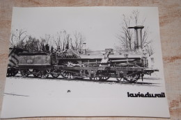 Photo La Vie Du Rail, Loco à Vapeur Type Crampton Numéro 80 Avec Tender Numéro 122 .Format 24/30 - Trenes