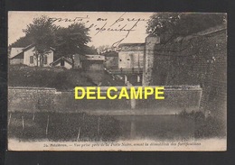 DF / 08 ARDENNES / CHARLEVILLE-MÉZIÈRES / VUE PRISE DE LA PORTE NOIRE AVANT DÉMOLITION DES FORTIFICATIONS / 1904 - Charleville