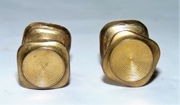 RARE ANCIENNE PAIRE DE BOUTONS DE MANCHETTE A CHAÎNETTE PLAQUE OR CISELÉES - Cuff Links & Studs