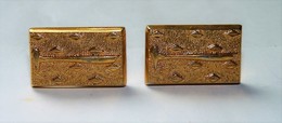 RARE ANCIENNE PAIRE DE BOUTONS   PLAQUE OR CISELÉES SORTE DE MARTEAU BE - Cuff Links & Studs