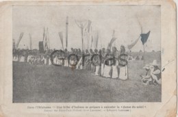 US - Oklahoma - Native Indien -  Une Tribu D'Indiens Se Prepare A Executer La "danse Du Soleil" - America