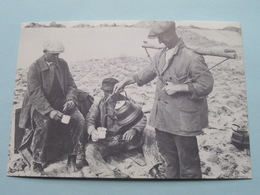 Schaftuur Van Grondwerkers Werkzaam Op De Afsluitdijk ( 23 Aug 1932 )....... ( Copyright Foto's : Gemeente Wieringen ) ! - Den Oever (& Afsluitdijk)