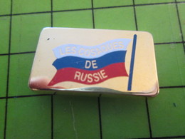 1118c Pin's Pins / Rare Et De Belle Qualité / THEME AUTRES : DRAPEAU RUSSE LES COSAQUES DE RUSSIE Des Soudards !!! - Sonstige