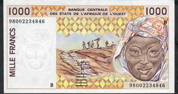 W.A.S. BENIN P211Bi 1000 FRANCS (19)98 Signature 28  AU 1 Discret Central Vertical Fold - Benin