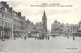 59 Douai La Grand Place Coté De Droite Détruit Par Les Allemands Cpa Carte Animée Cachet 1919 - Douai