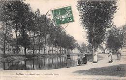 Asnières Les Bourges          18        La Grande  Place        (voir Scan) - Autres & Non Classés