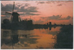 NEDERLAND KINDERDIJK HOLLAND POLDER MOLENS VAN HET KINDERDIJK-COMPLEX WATERSCHAP DE OVERWAARD - Kinderdijk