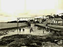 17....charente Maritime....marennes...cpsm...la Plage Et Les Jeux - Marennes