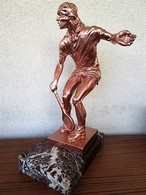 Grand TROPHÉE Récompense TENNIS HOMME Neuf En Résine Couleur Bronze Cuivre Poids 3,200 Kg Hauteur : 34 Cm - Other & Unclassified