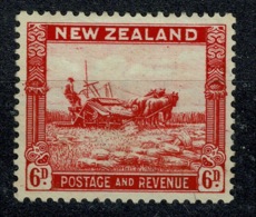 Ref 1234 - 1936 New Zealand 6d KGV Mint Stamp - SG 585 Perf 13.5 X 14 Cat £23 - Unused Stamps