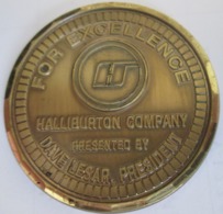 HALLIBURTON COMPANY, PRESIDENT DAVE LESAR, ORGINAL MEDAL FOR EXCELLENCE, METAL, DIAMETER 5,1 Cm, 41,4g - Professionnels/De Société