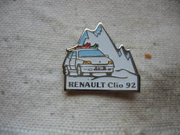 Pin's Renault Clio 92. - Renault