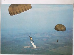 CPM GEANTE OUVERTURE DE PARACHUTE VENTRAL - Parachutisme
