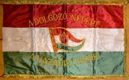 Cca 1970 A Dolgozó Népért, A Hazáért, Előre! József Attila úttörőcsapat Nagyméretű Selyem Zászlója. / Large Pioneer Flag - Autres & Non Classés