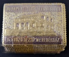 1938 Budapesti Turista Egyesület Dr. György Desző Menedékház. Dombornyomott Levélzáró Bündli. Lila, Arany Papíron. 100 D - Ohne Zuordnung