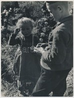 Cca 1935 Haár Ferenc (1908-1997): Testvérek, Aláírással Jelzett Vintage Fotóművészeti Alkotás, 24x18 Cm - Sonstige & Ohne Zuordnung