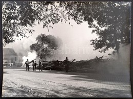 Cca 1960 Medgyesi László (?-?) Kecskeméti Fotóművész Hagyatékából 2 Db Vintage Fotó, 30x40 Cm - Andere & Zonder Classificatie